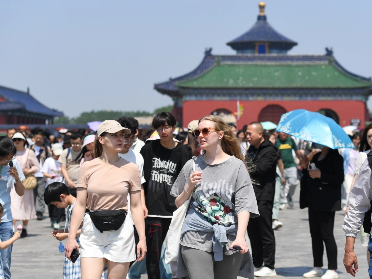 Безвизовый режим с Китаем: что изменилось для туристов в сфере страхования в 2025 году